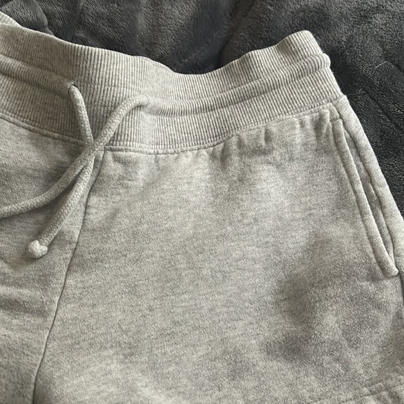 TNA sweat shorts - XS - Picture 3 of 4